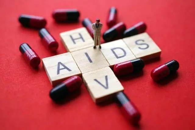 Six Benefits of Early Antiviral Therapy for AIDS