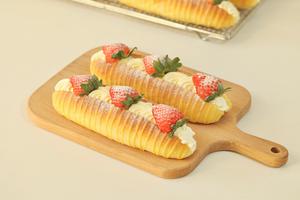 Strawberry Cream Caterpillar Bread Recipe