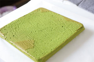 A Note on Creating the Perfect Matcha Cake Roll