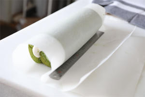 A Note on Creating the Perfect Matcha Cake Roll