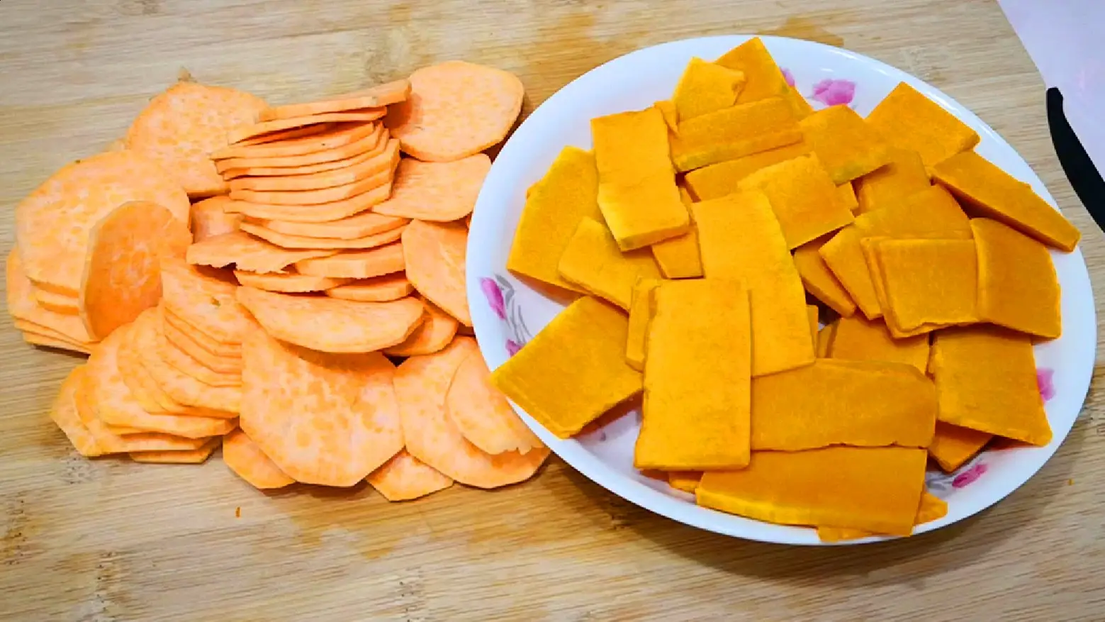 Homemade Pumpkin and Sweet Potato Cake: A Simple Recipe for a Delicious Treat